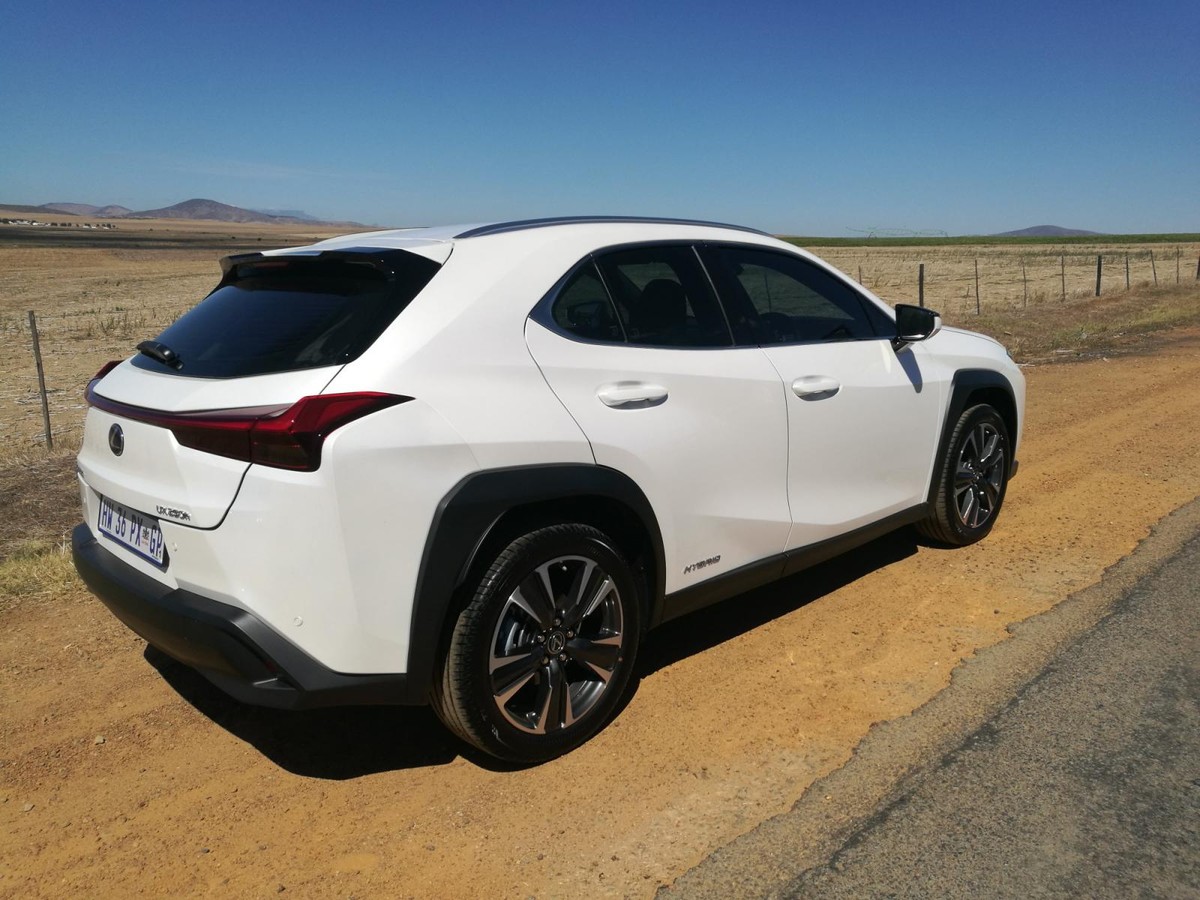 Lexus ux фото